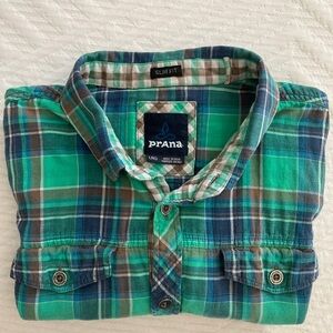 prAna short sleeve button down shirt - 100% organic cotton